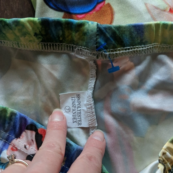 Disney Snow White Women’s/Juniors Leggings, Wicked Witch, Dwarfs, Size 7 - Picture 4 of 7